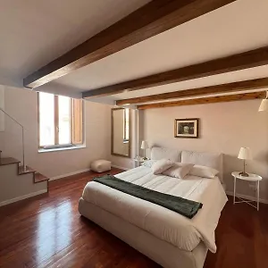 https://apt-penthouse-23-vatican-charming.it-romehotels.com
