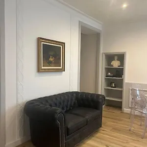https://apt-crispi-30-stylish.it-romehotels.com